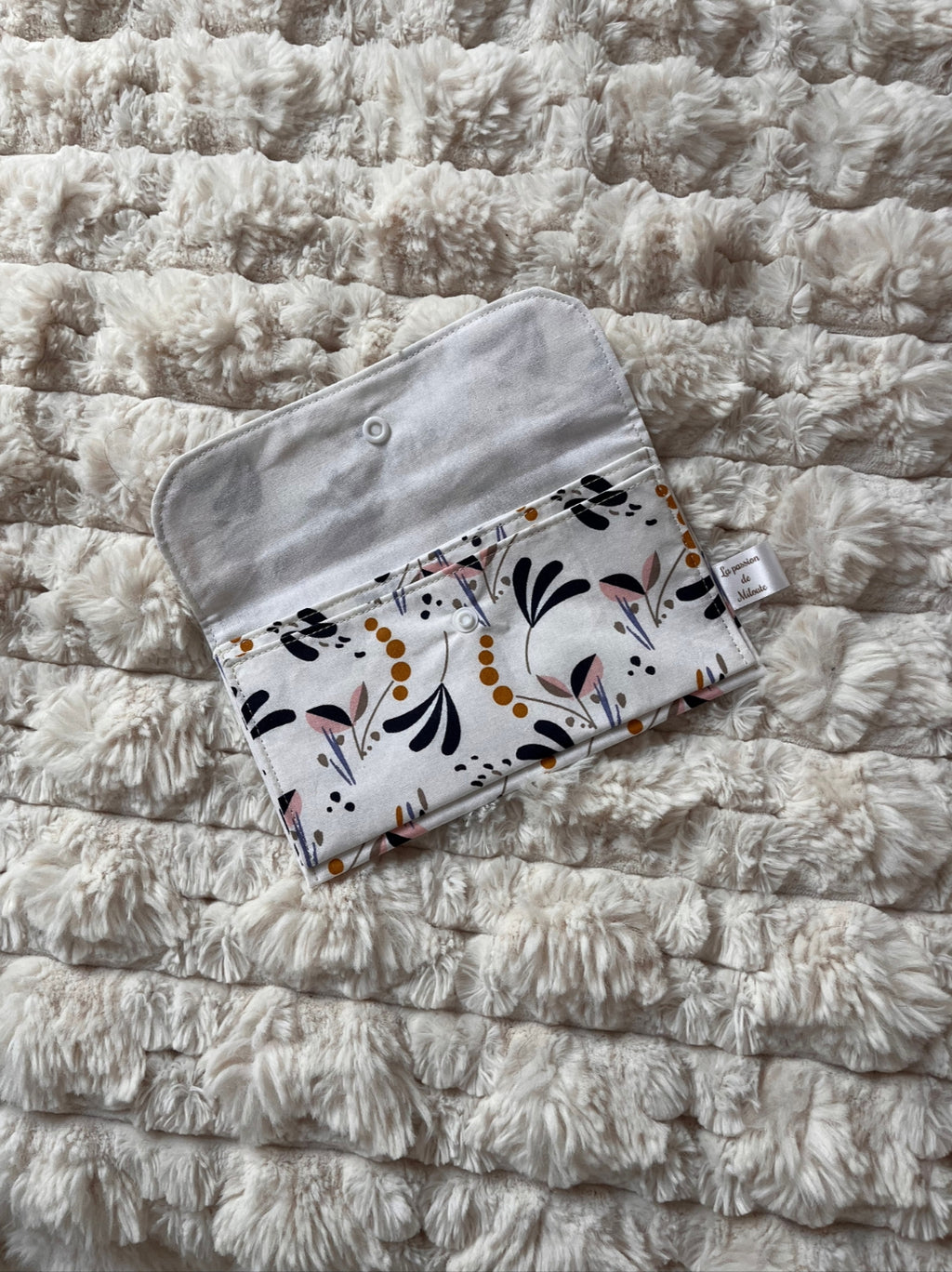 Pochette multi fonctions - Modèle Framboisine