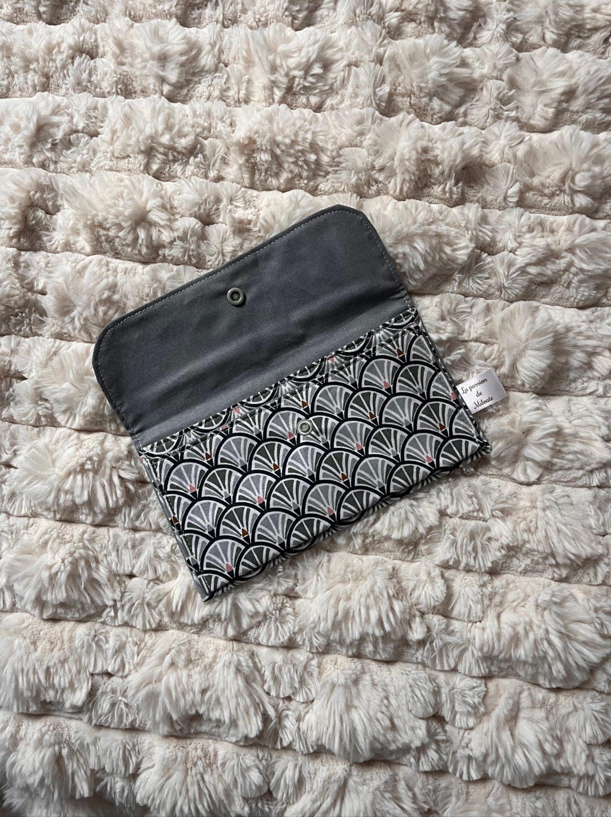 Pochette multi fonctions - Modèle Framboisine