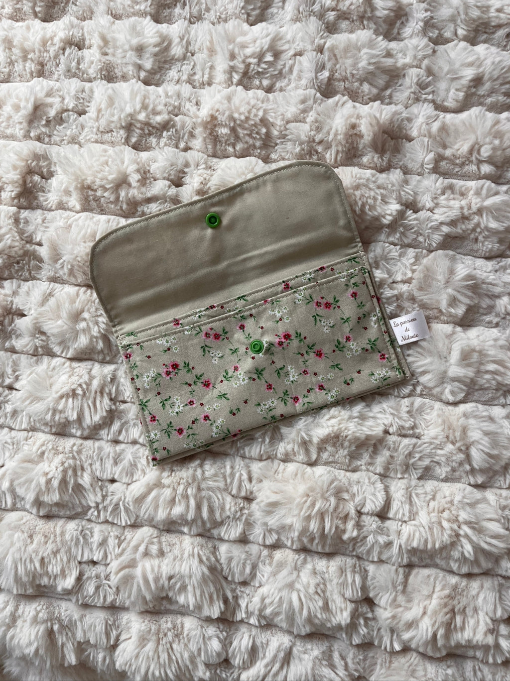 Pochette multi fonctions - Modèle Framboisine
