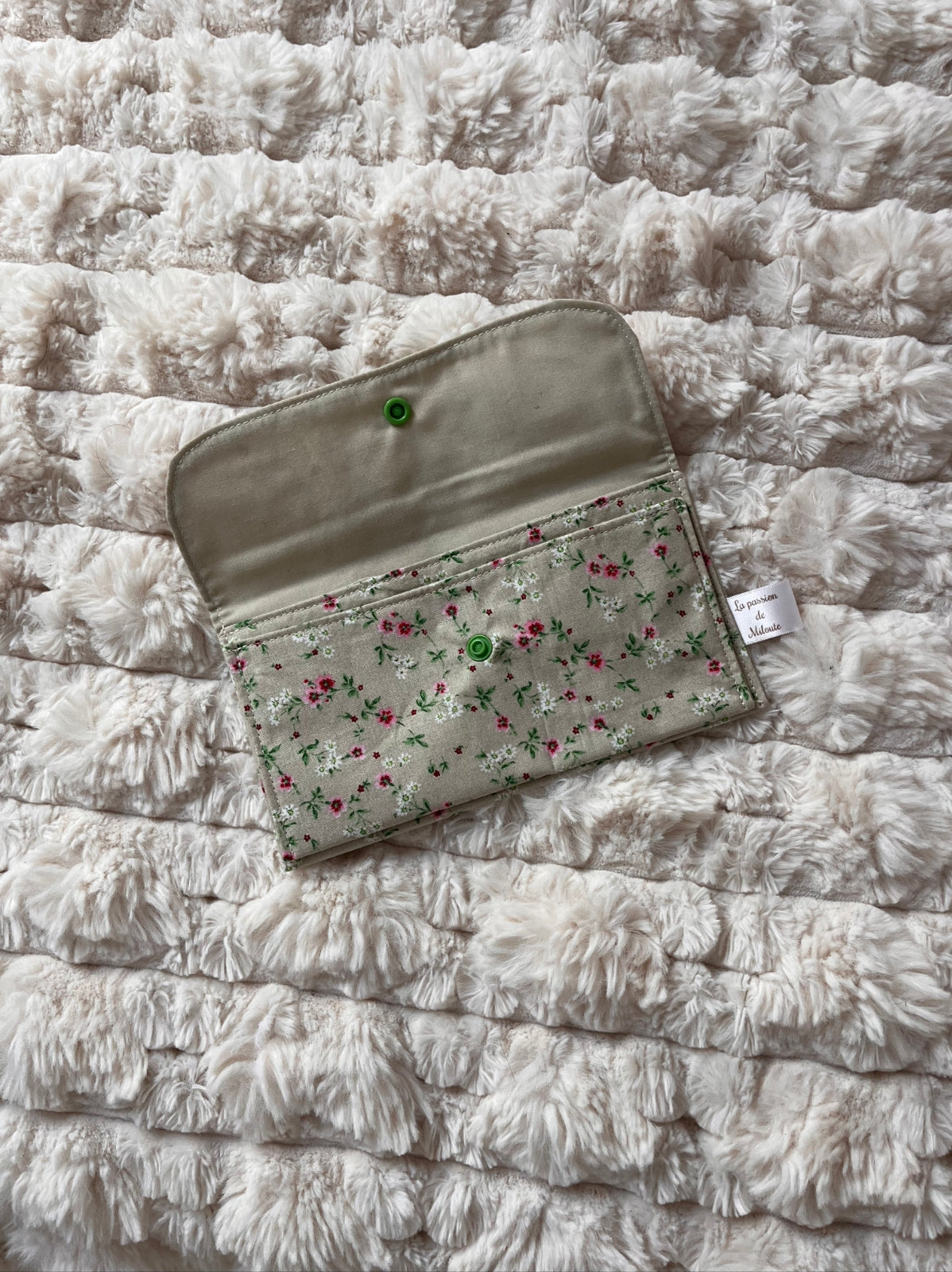 Pochette multi fonctions - Modèle Framboisine